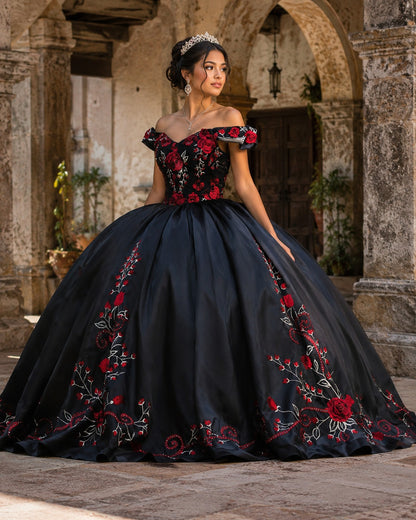 Vestido de Quinceañera Negro con Bordado Floral Rojo ID 600492-XV023