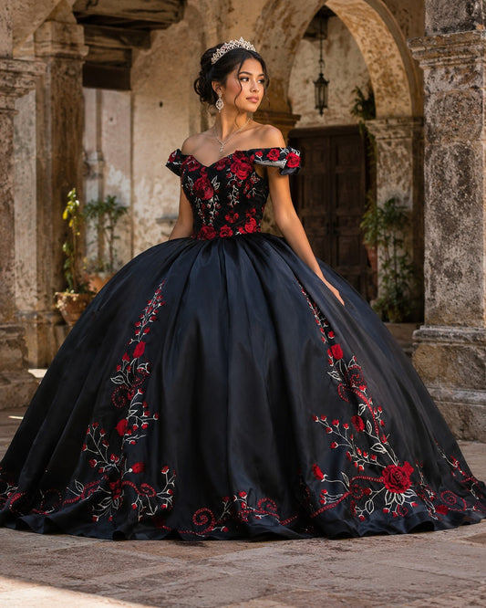 Vestido de Quinceañera Negro con Bordado Floral Rojo ID 600492-XV023