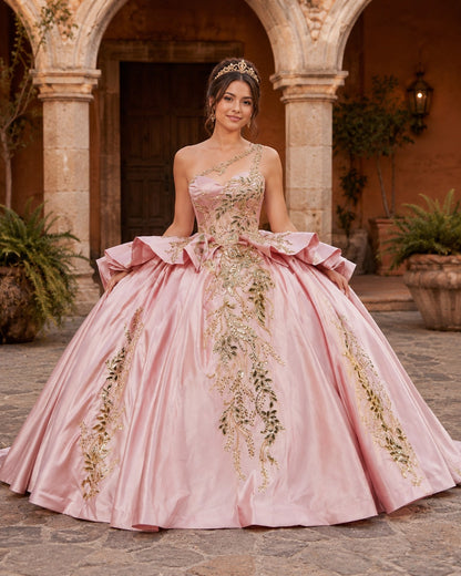 Vestido de Quinceañera Rosa Blush con Bordado Dorado y Diseño Asimétrico ID600492-XV036