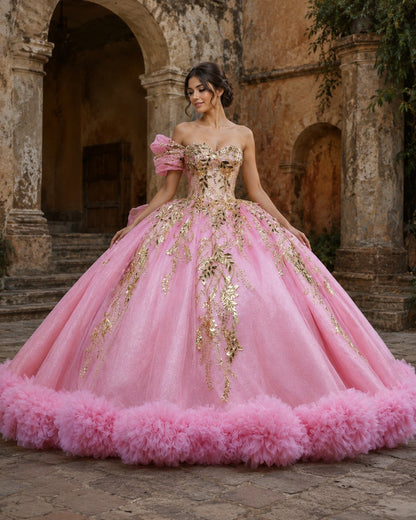 Vestido de Quinceañera Rosa con Bordado Dorado y Detalle Floral en Falda ID600492-XV047