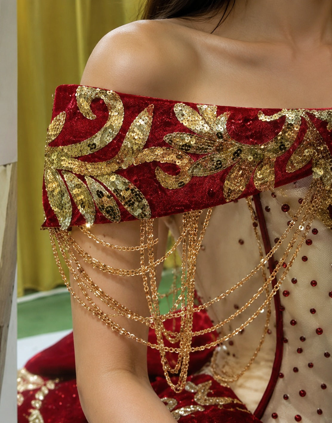 Vestido de Quinceañera Rojo con Bordado Dorado ID600492-XV002