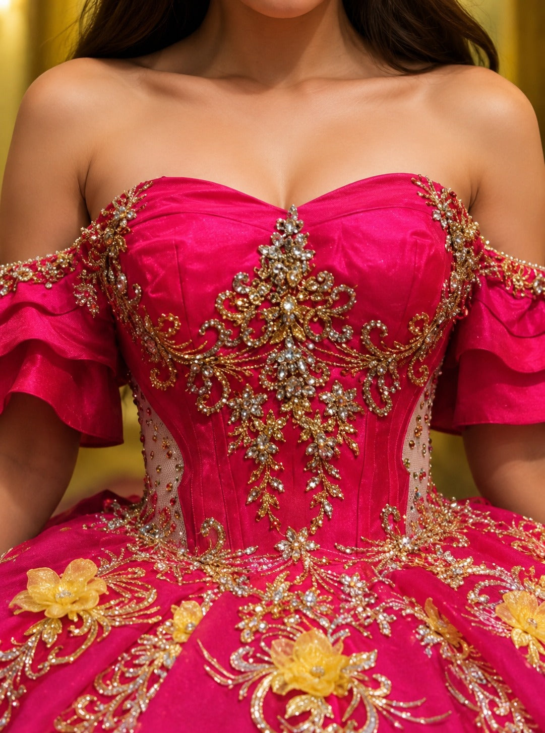 Vestido de Quinceañera Fucsia con Bordado Dorado Floral ID 600492-XV013