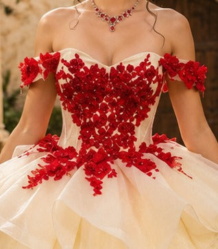 Vestido de Quinceañera Marfil con Aplicaciones Florales Rojas ID600492-XV024