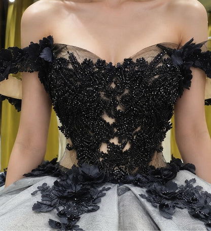 Vestido de Quinceañera Gris Humo con Aplicaciones Florales Negras ID600492-XV025