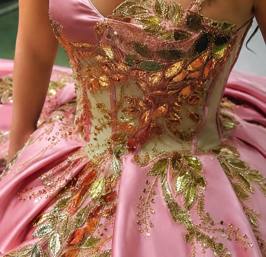 Vestido de Quinceañera Rosa Blush con Bordado Dorado y Diseño de Un Hombro ID600492-XV038