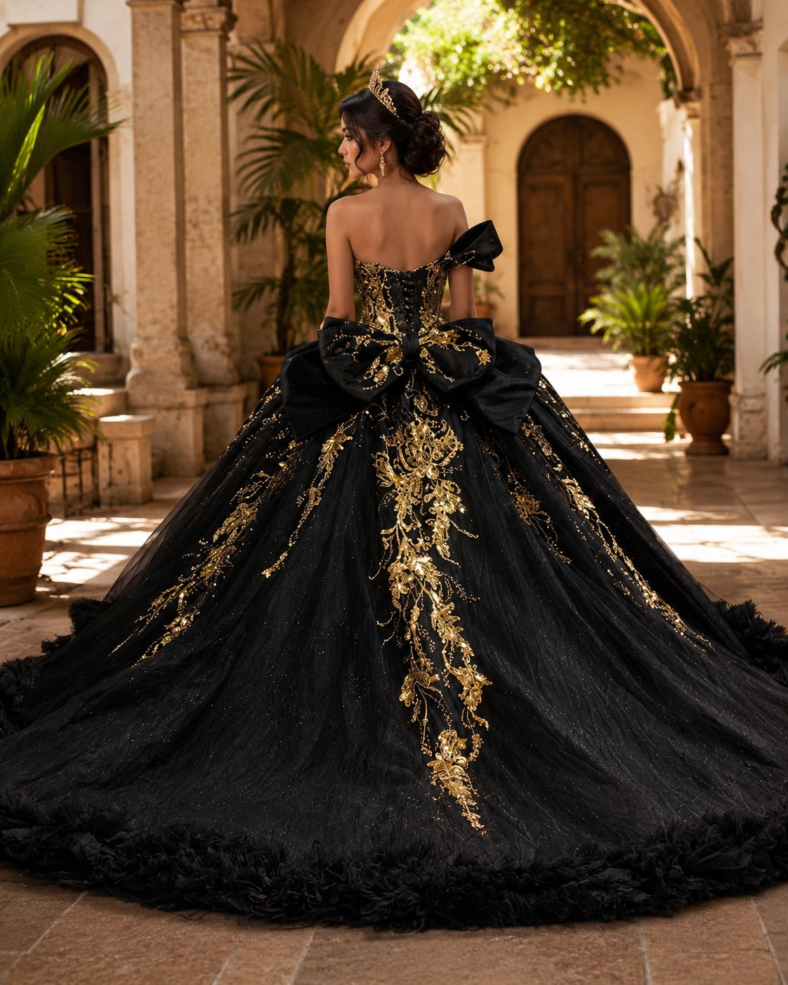 Vestido de Quinceañera Negro con Bordado Dorado y Detalle Floral en Falda ID600492-XV046