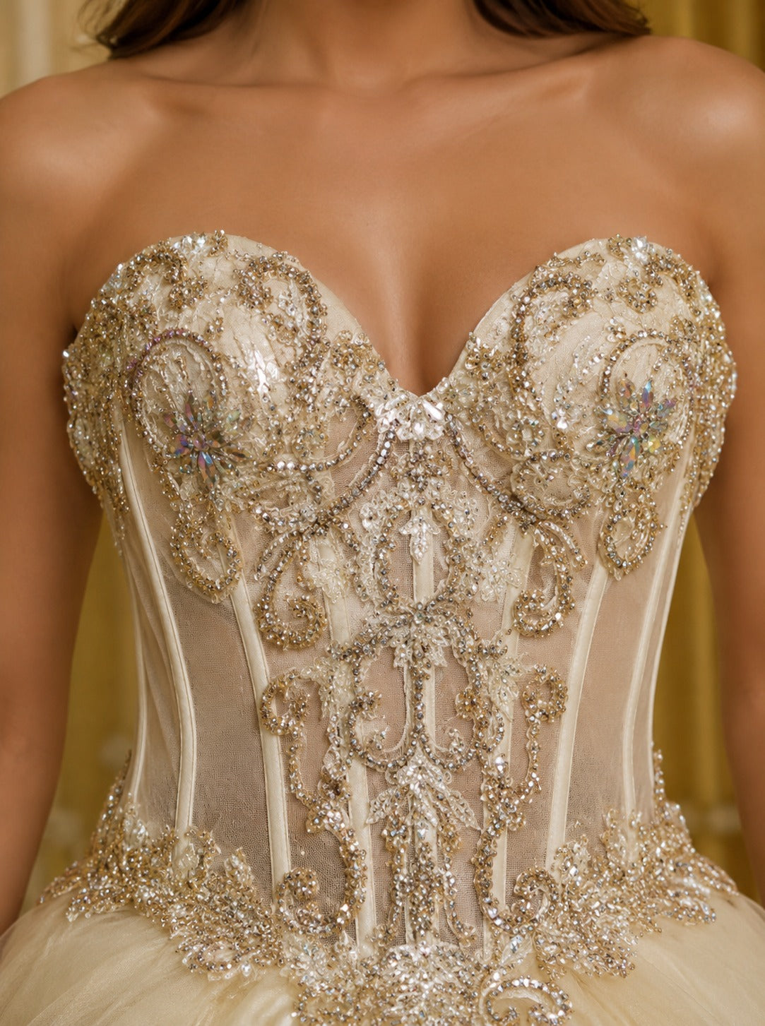 Vestido de Quinceañera Ivory con Bordado Dorado y Hombros Descubiertos ID600492-XV065