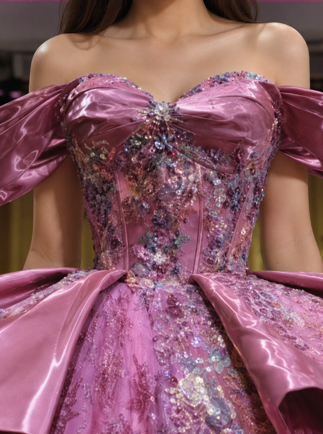Vestido de Quinceañera Rosa con Brillo y Hombros Descubiertos ID600492-XV069