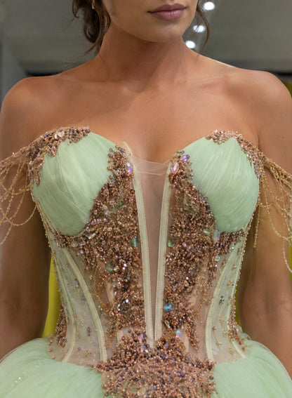 Vestido de Quinceañera Verde Menta con Bordado Champagne y Detalles Colgantes ID600492-XV077