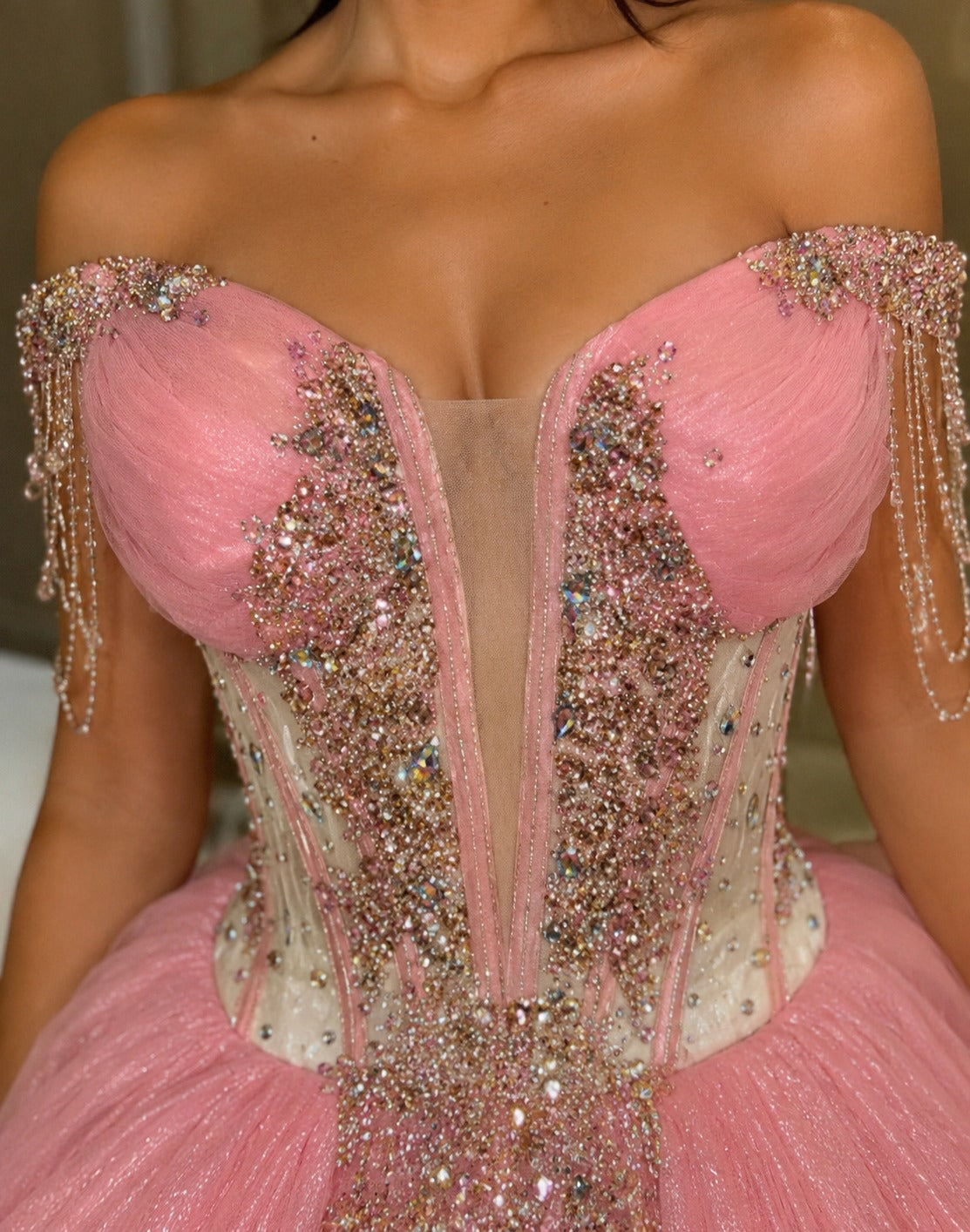 Vestido de Quinceañera Rosa con Bordado Rose Gold y Detalles Colgantes ID600492-XV081