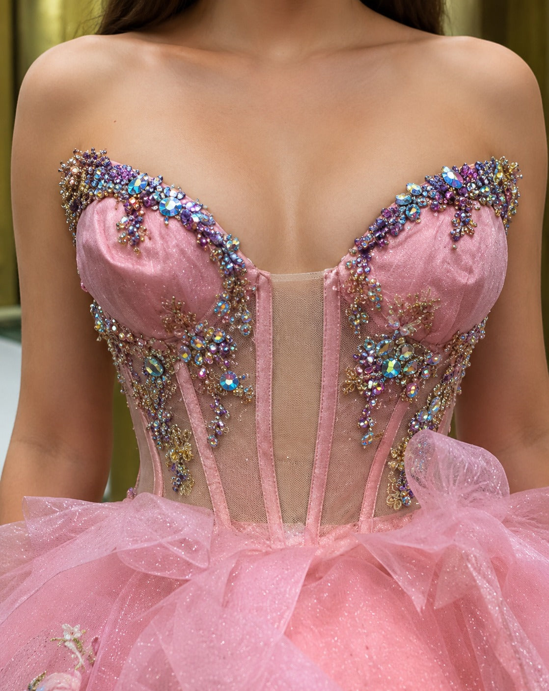 Vestido de Quinceañera Rosa con Bordado Champagne y Falda con Capas ID600492-XV085