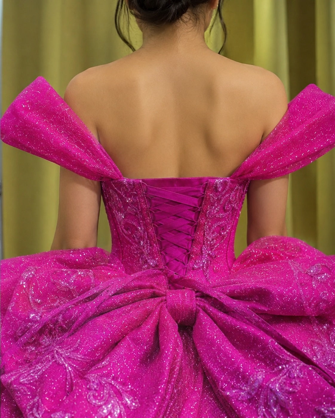 Vestido de Quinceañera Fucsia con Falda de Capas y Bordado Floral ID600492-XV086
